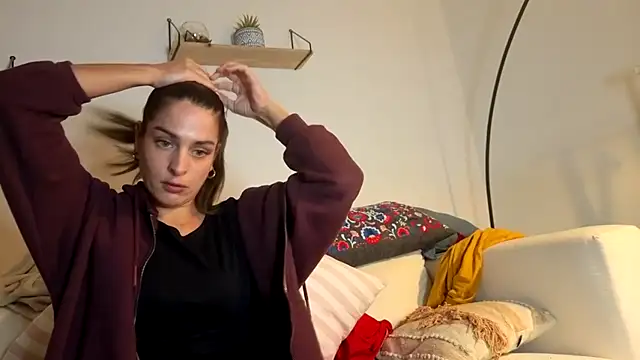 Camii2244 - Shake ass in doggy