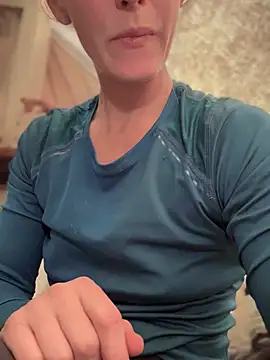 GoldenFlameGoddess - Make MILF moan