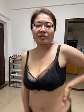 Aml38D - 吸自己奶头