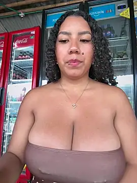 Serena_willow - suck tits