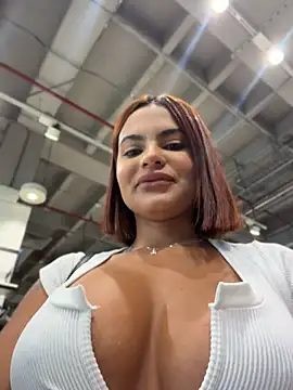 Irina_Velvett - Open ass in públic 😈🥴💦