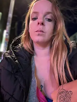 SexyMilf_1987 - Komplett nackt auf dem Klo Fingern