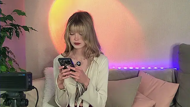 BellaSecrettt - Flash pussy