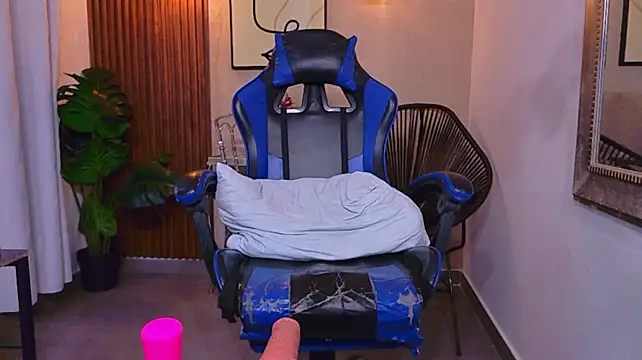 Kenya--Buhle - Orgasm with my fucking machine
