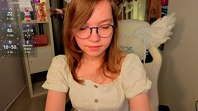 LiaBroock - show panties + belly