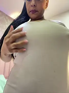 Sofia_xxx02 - masturbation in the hallway +cum