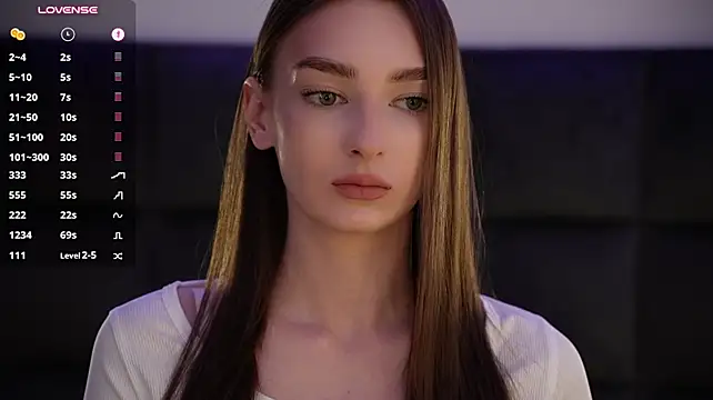 GoldieHarrington - play with tits