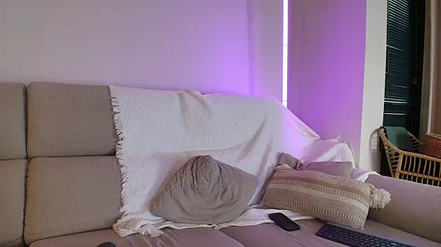 Tattoobbgirl - naked 15 mins.