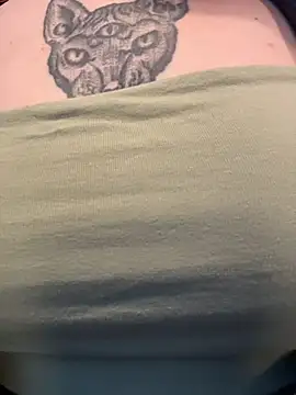 Sunny___Bunny - massage ass+TWERK in kfc