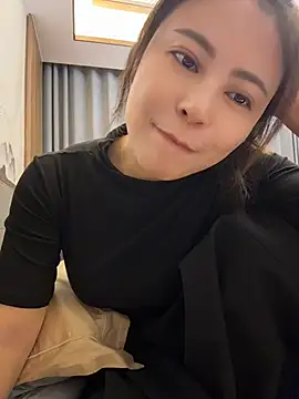 YaoYao8888 - 只穿内衣内裤直播3分钟