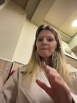 MaryHiggins - Naked playing with pussy