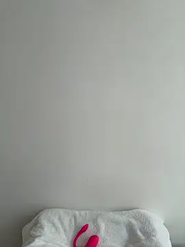 ZaraCarterX - SPANK MY ASS HARD! MAKE IT RED!!