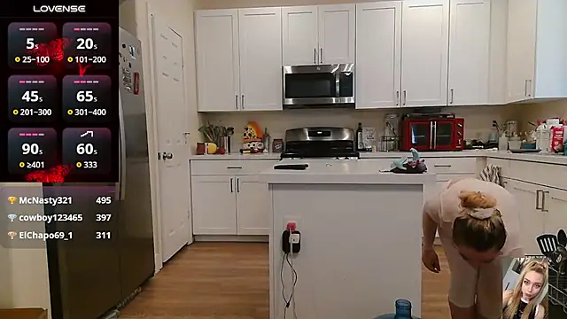 Blondiewithanass - double penetration