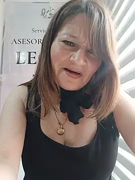 KAREN--03 - Masturbacion in the office