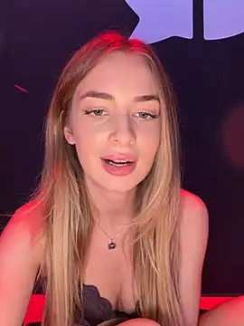 EvieEvans - LAST TIP GETS 3 PORNS WITH 50 STRANGERS