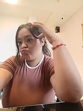 KITY_HILL - MY FRIEND TOUCHES MY BREASTS WITH OIL