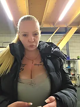 QueenMelissaa - Blowjob 90 seconden