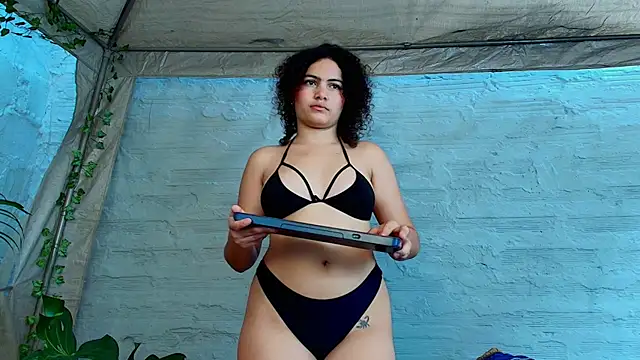 AlessiaLaurent1 - OPEN LEG AND FUCK YOUR PUSSY