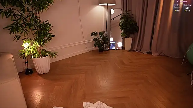 Angell_Wild - pull up panty in doggu pose