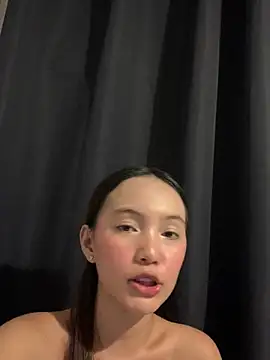 Freyacalla1 - remove bra/ flash tits