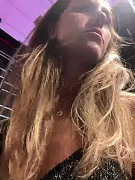 Nicole_98 - Destroy my Ass in front of 1000strangers
