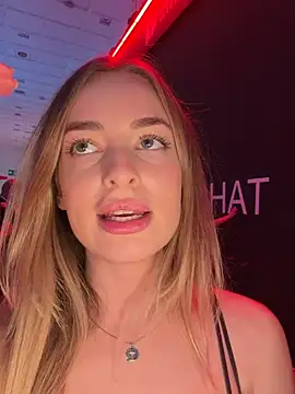 EvieEvans - LAST TIP GETS 3 PORNS WITH 50 STRANGERS