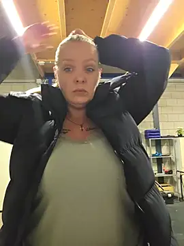 QueenMelissaa - Play whit pussy