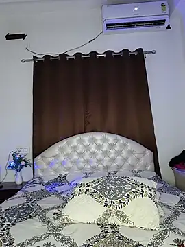 Bold-Cat - Full nude show