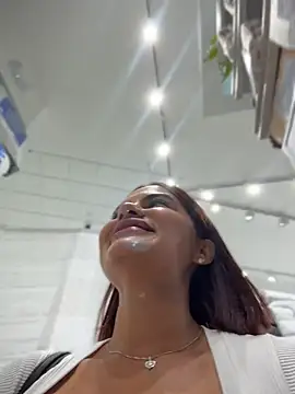 Irina_Velvett - Flahs tits in públic 🥴😈😔