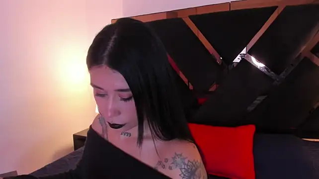 SusanVilla - 🖤😇Domi or Lush 1 min