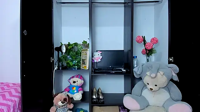 Zara_cute - show tits