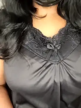 Mallu_karthika - Oil my boobies