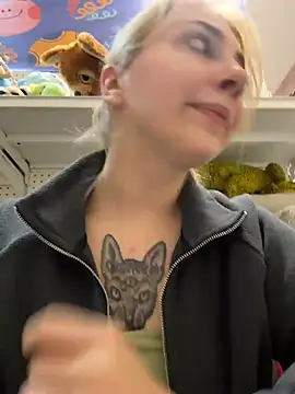 Sunny___Bunny - sloppy AHEGAO in toy store