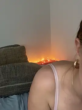 JuliaSweet18 - 🍒Take top off and show boobs