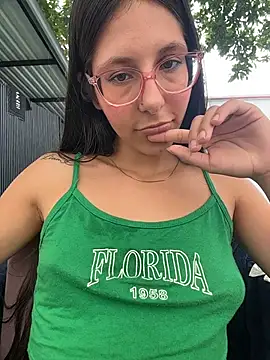 Zoy_cute - plug in doggy + twerk 🤤😣