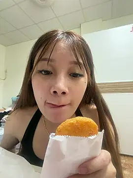 Tw_vv - 想買大玩具陪哥哥玩