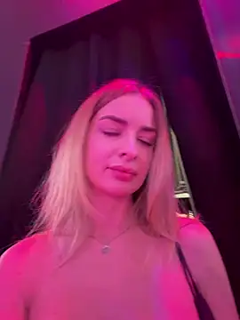 EvieEvans - LAST TIP GETS 3 PORNS WITH 50 STRANGERS
