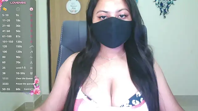 GoddessAnamika - FLASH BIG JUICY BOOBS + NIPPLE CLOSE UP