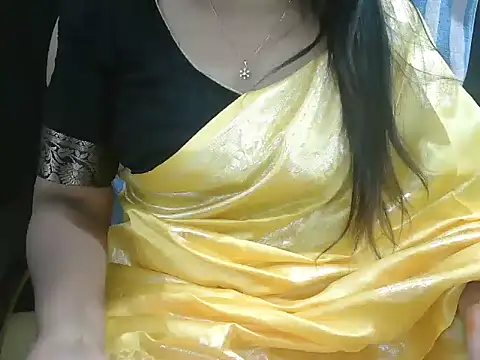 Siri_Teluguu - "i"ll tease choco syrup with boobs😜😜"