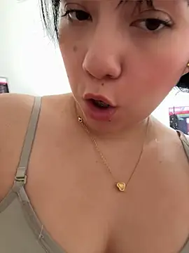 Yui-Ch06 - Full Naked+ Plug anal