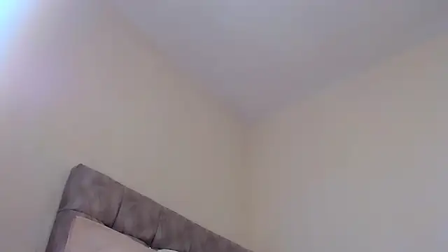 Sara-04 - naked girl and rub your pussy