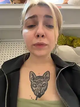 Sunny___Bunny - cum in toy store
