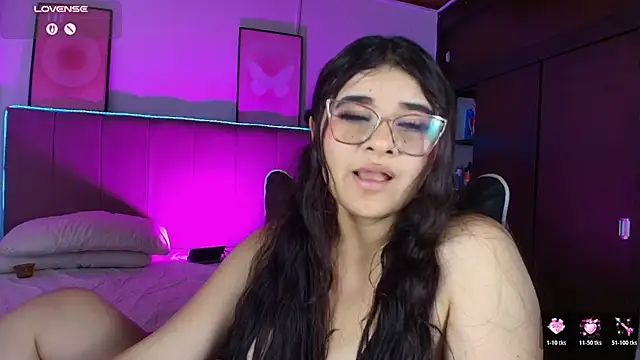 Tifanny_grey - Suck fingers