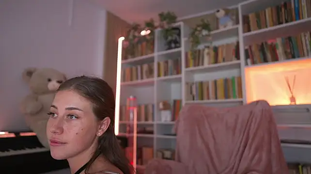 Lusyane18 - Let’s unlock a sweet surprise! 💋