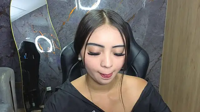 Mia_petite_cn