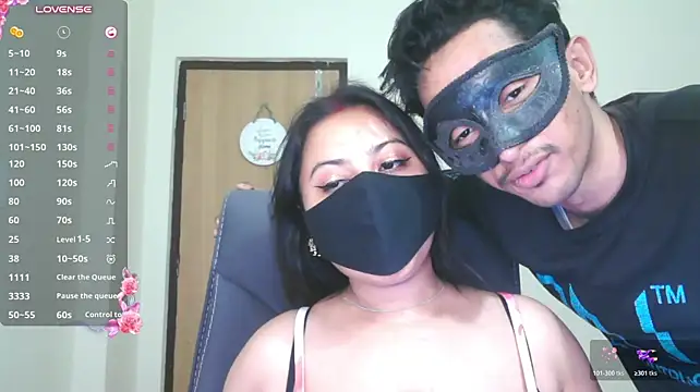 GoddessAnamika - FLASH BIG JUICY BOOBS + NIPPLE CLOSE UP