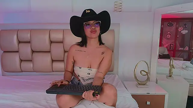 ShallomMuse - Legs up, Play with my pussy 😈