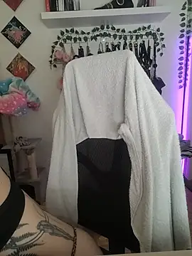 Divine_eve - top off and tits play