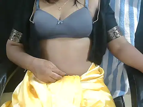 Siri_Teluguu - "i"ll tease choco syrup with boobs😜😜"
