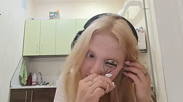 GingerThurstonson - shy dance for you🤍